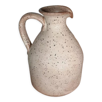 Speckled sandstone pitcher