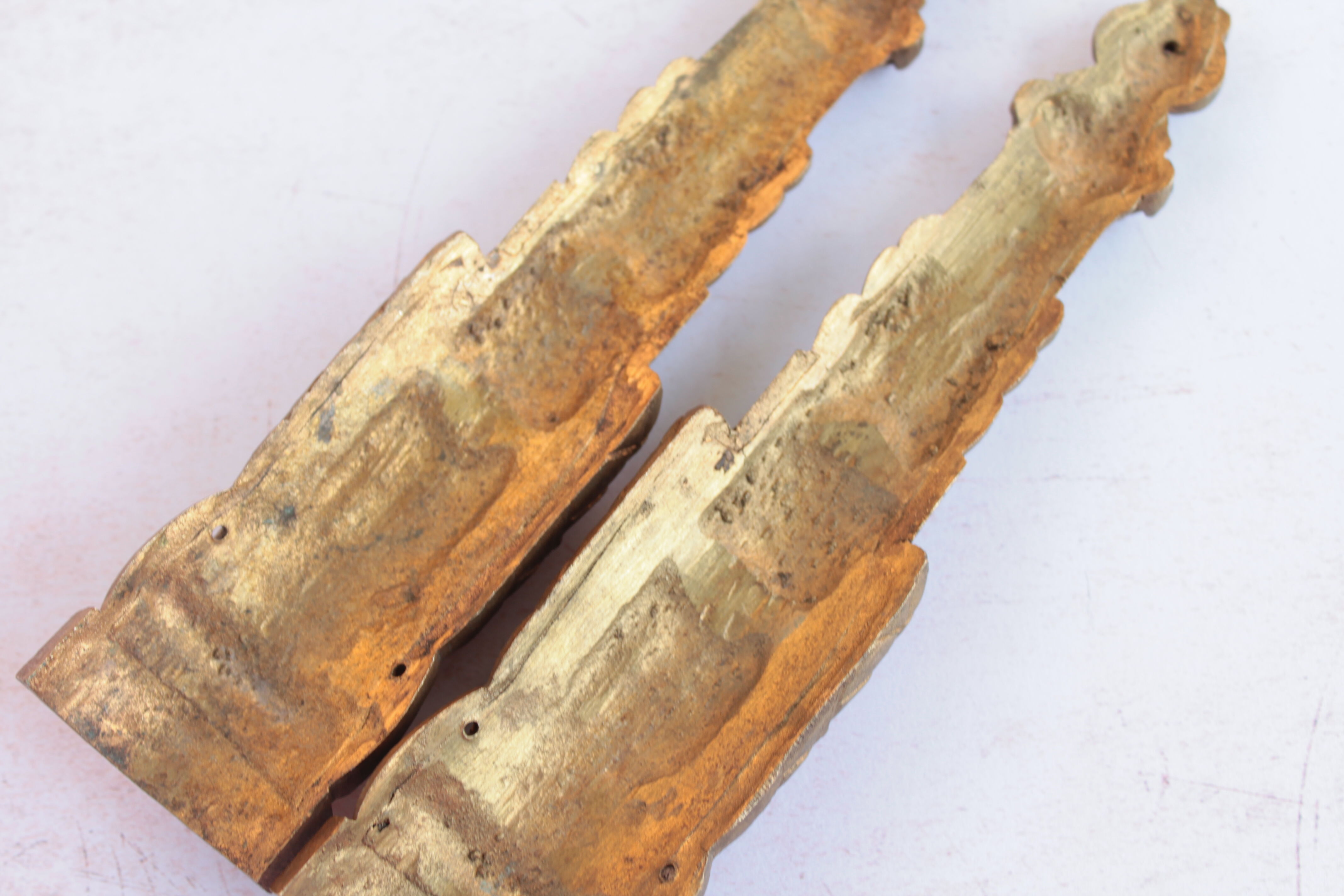 2 ornaments of bronze furniture bases