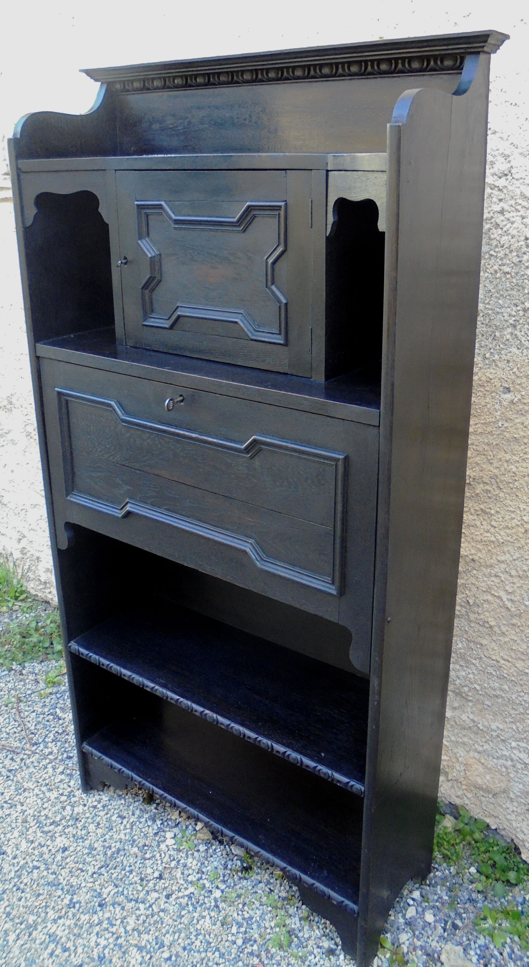 English Secretary cabinet