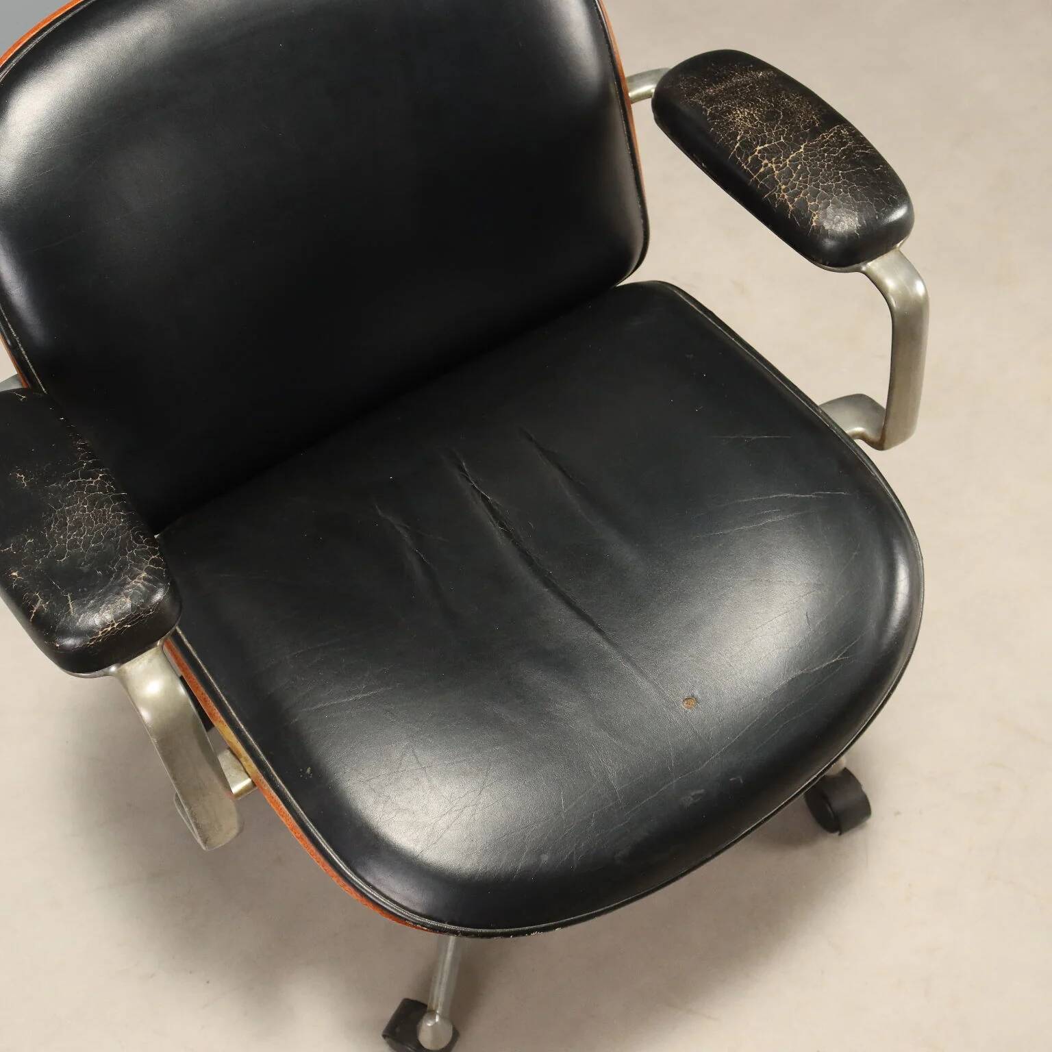 Fauteuil pivotant MIM années 1960