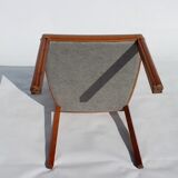 Ensemble de six chaises de différents types de bois
