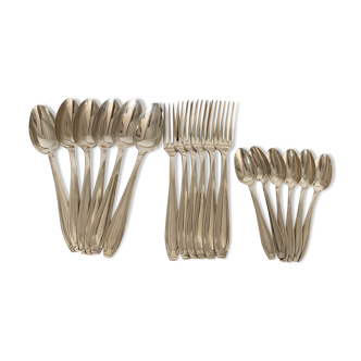 18-piece place setting set