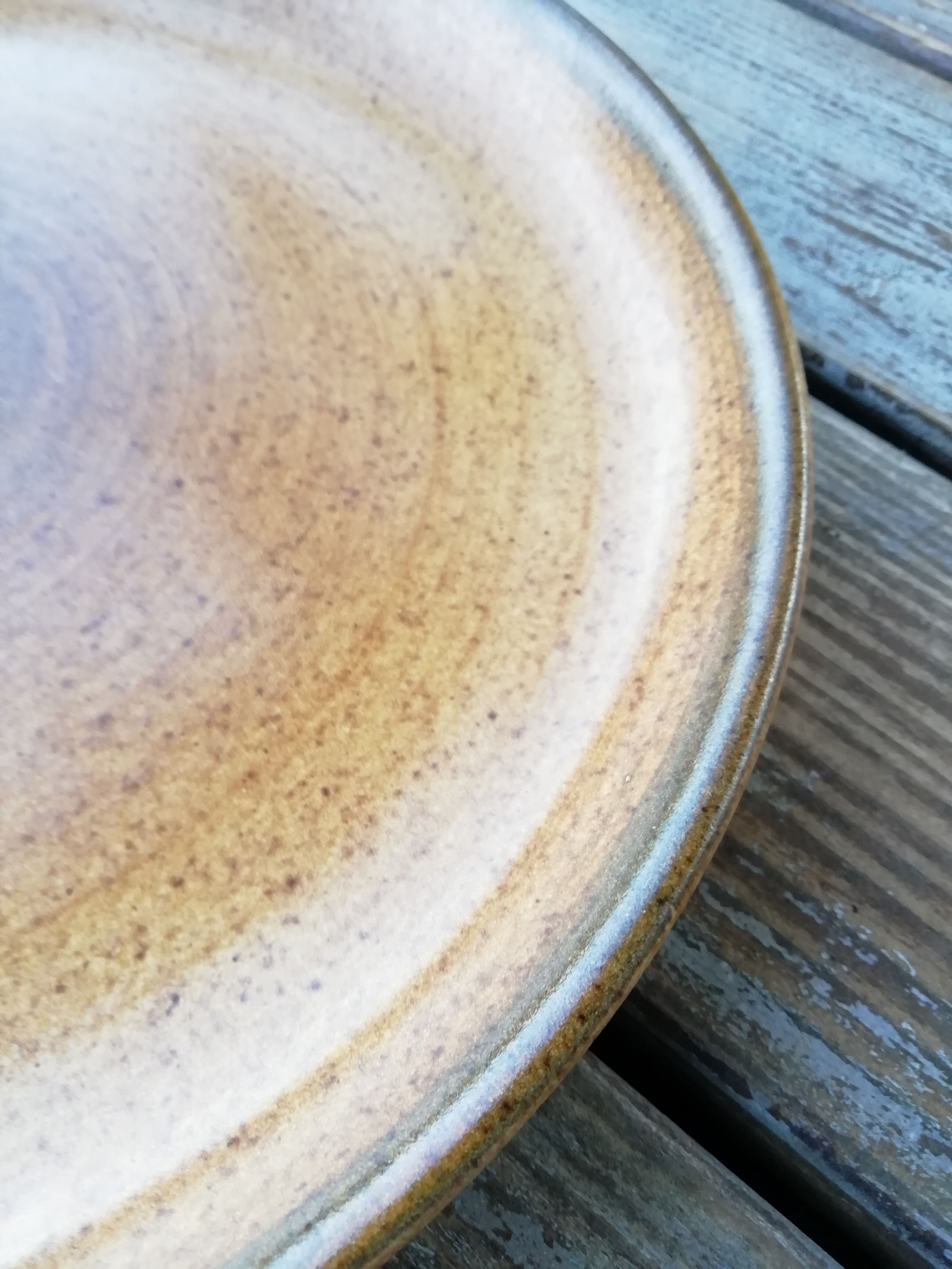 Sandstone pie dish