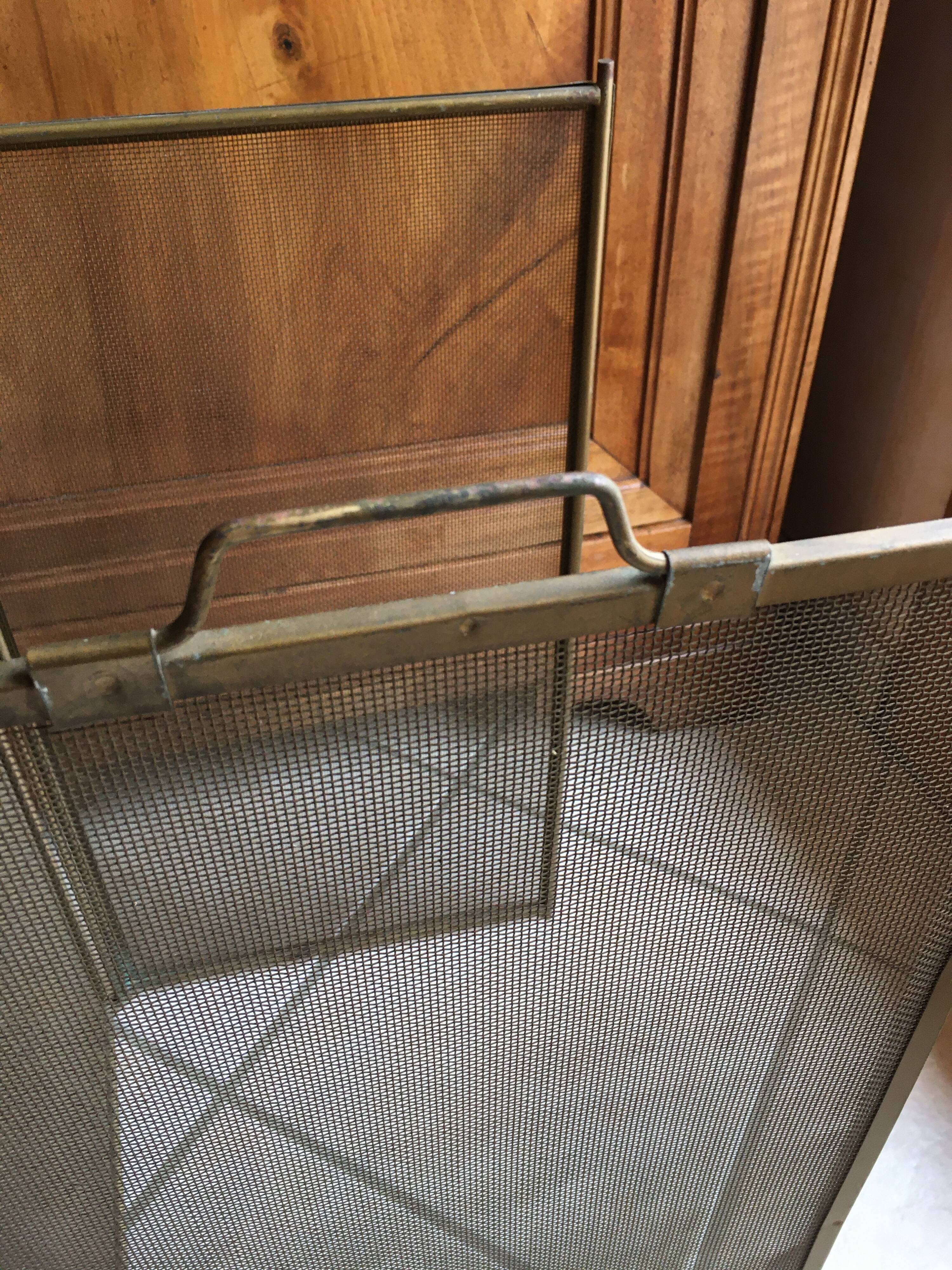 3-shuttered fire pare