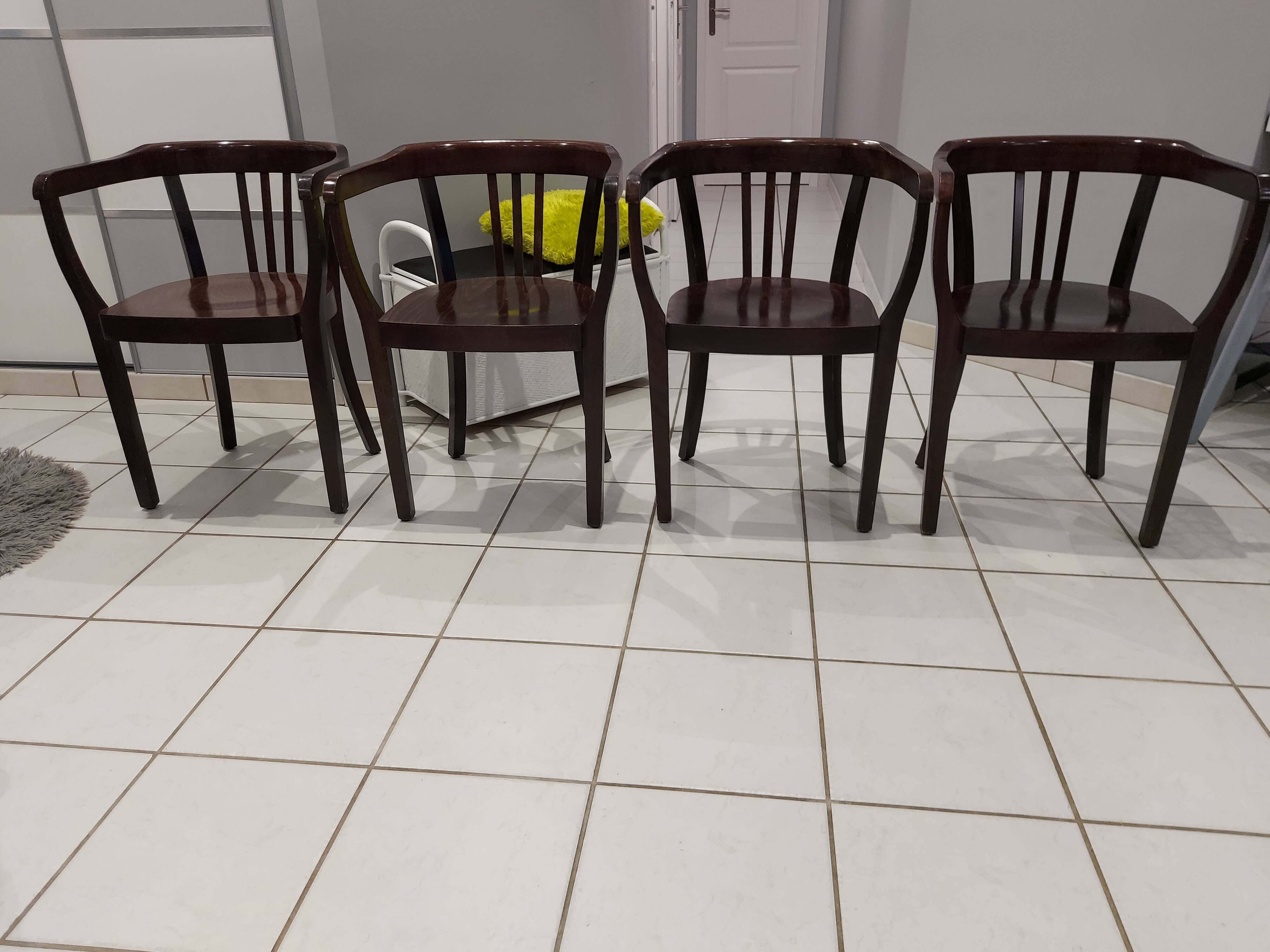 Suite de 4 fauteuils bistrot vintage