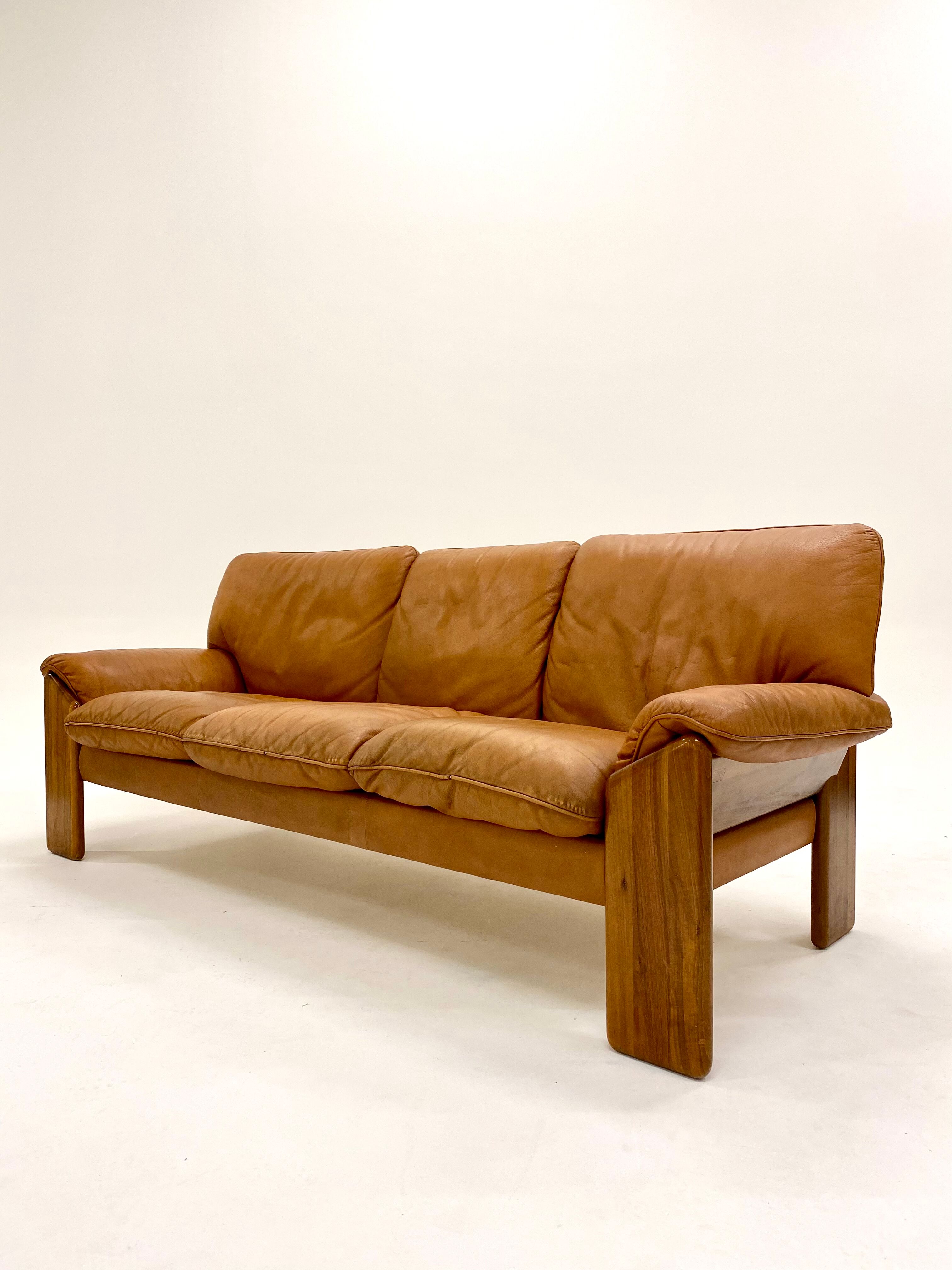 Cognac Leather Sofa By Sapporo For Mobil Girgi, Italy 1970s