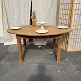 Oval farmhouse table
