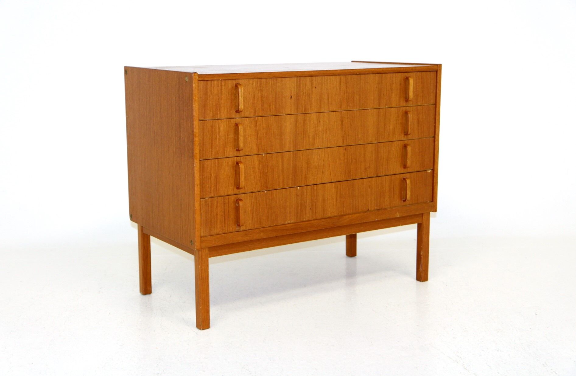 Commode scandinave en teck Bodafors Suède 1960