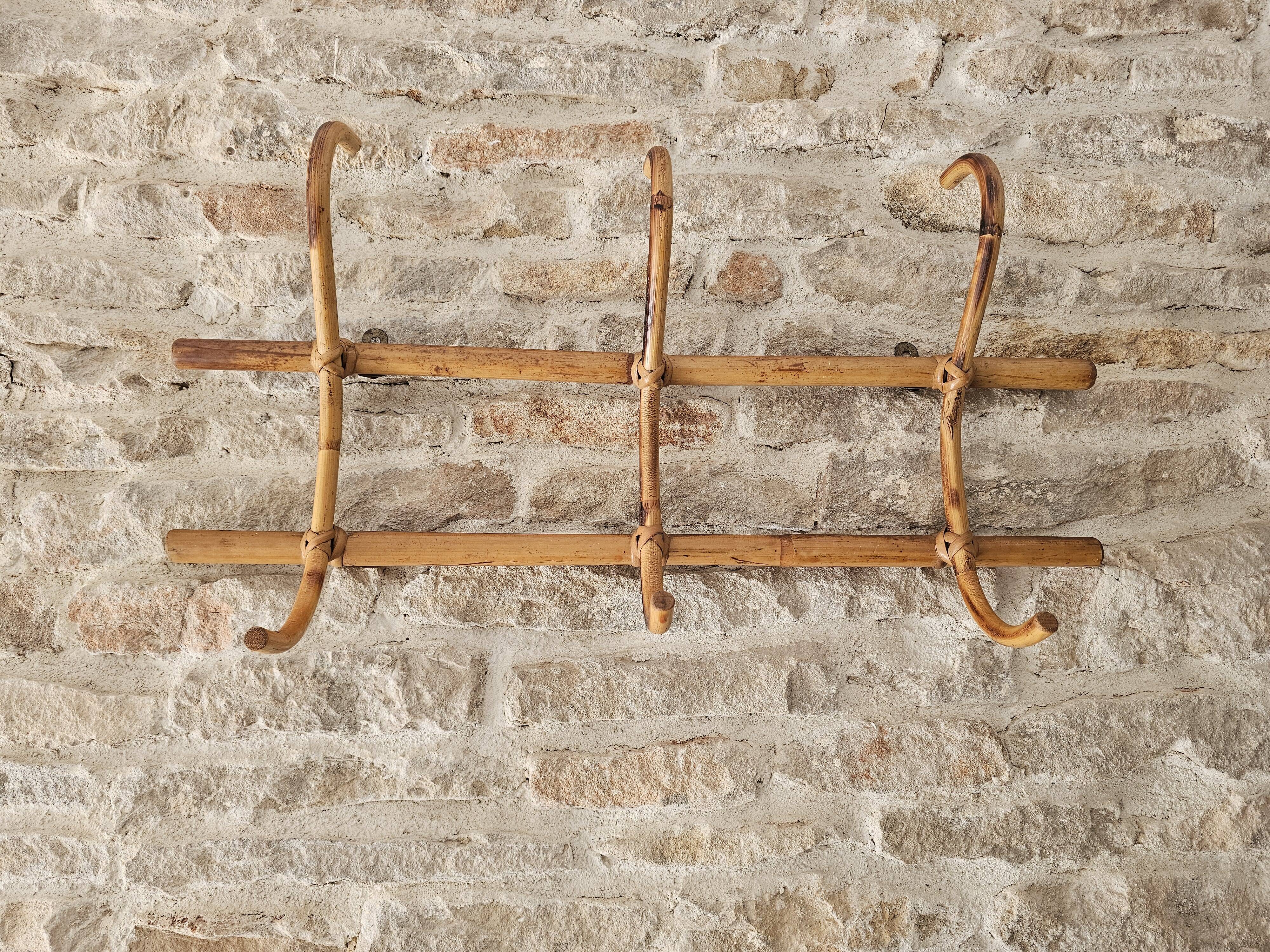 Wall coat rack with 3 rattan hooks - Vintage