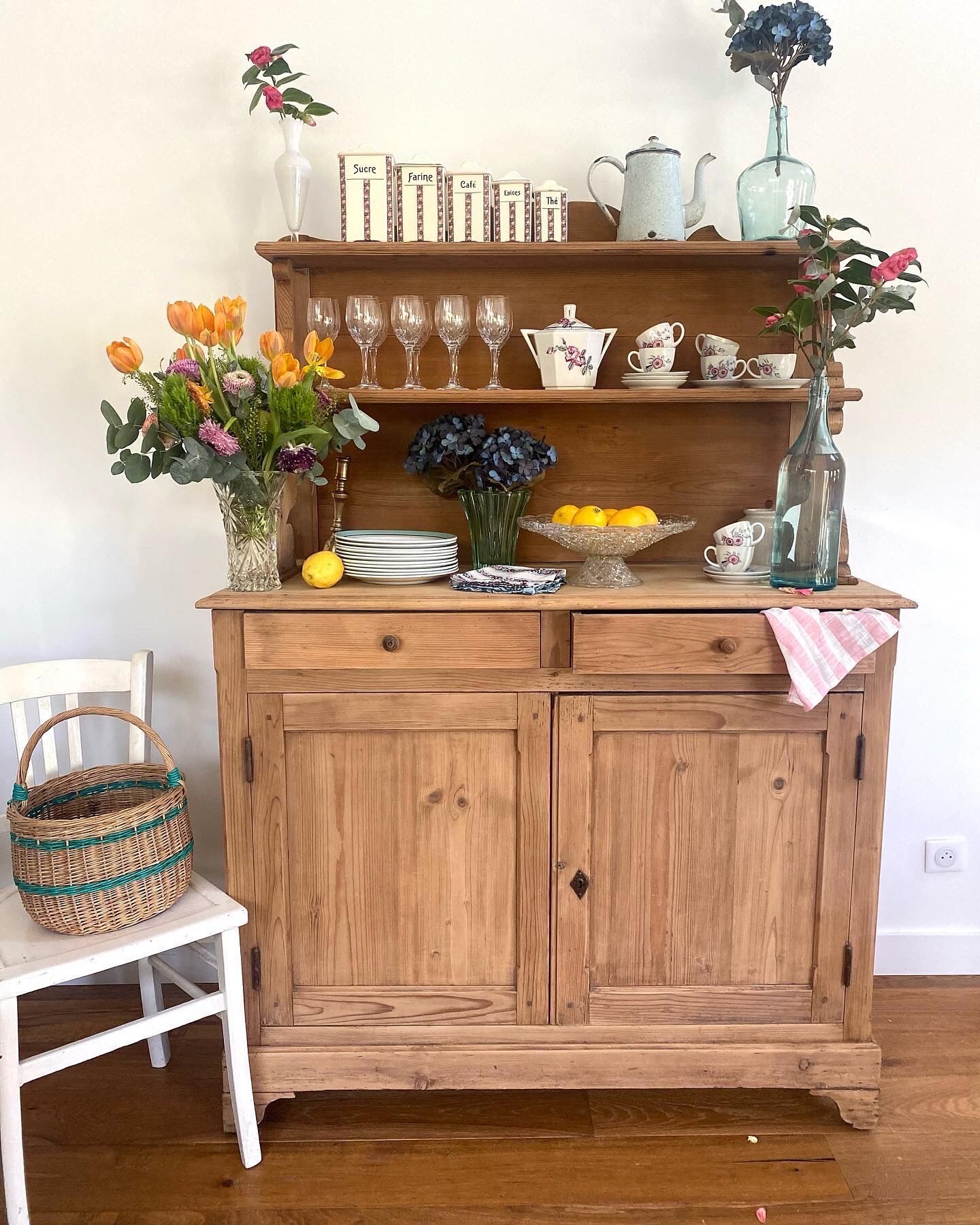Sideboard old wooden dresser two bodies