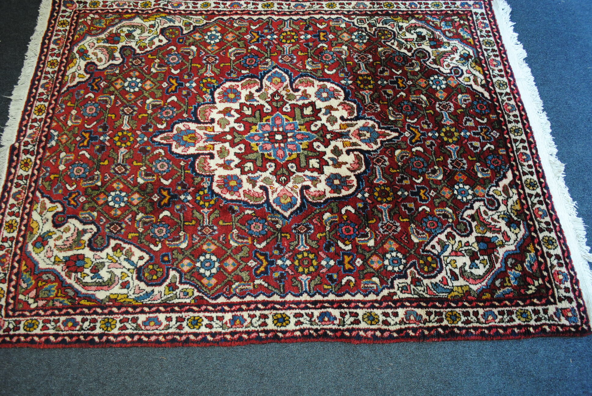 Persian rug authentic 147cmx110cm in perfect
