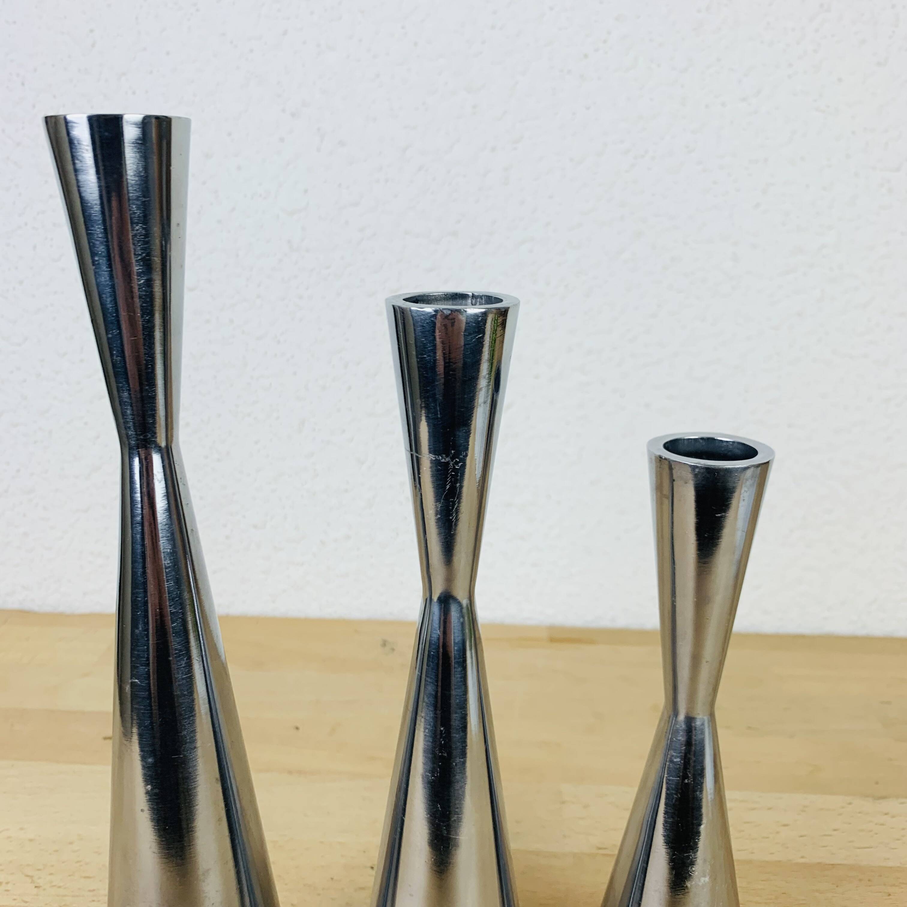 3 aluminum diabolo candle holders