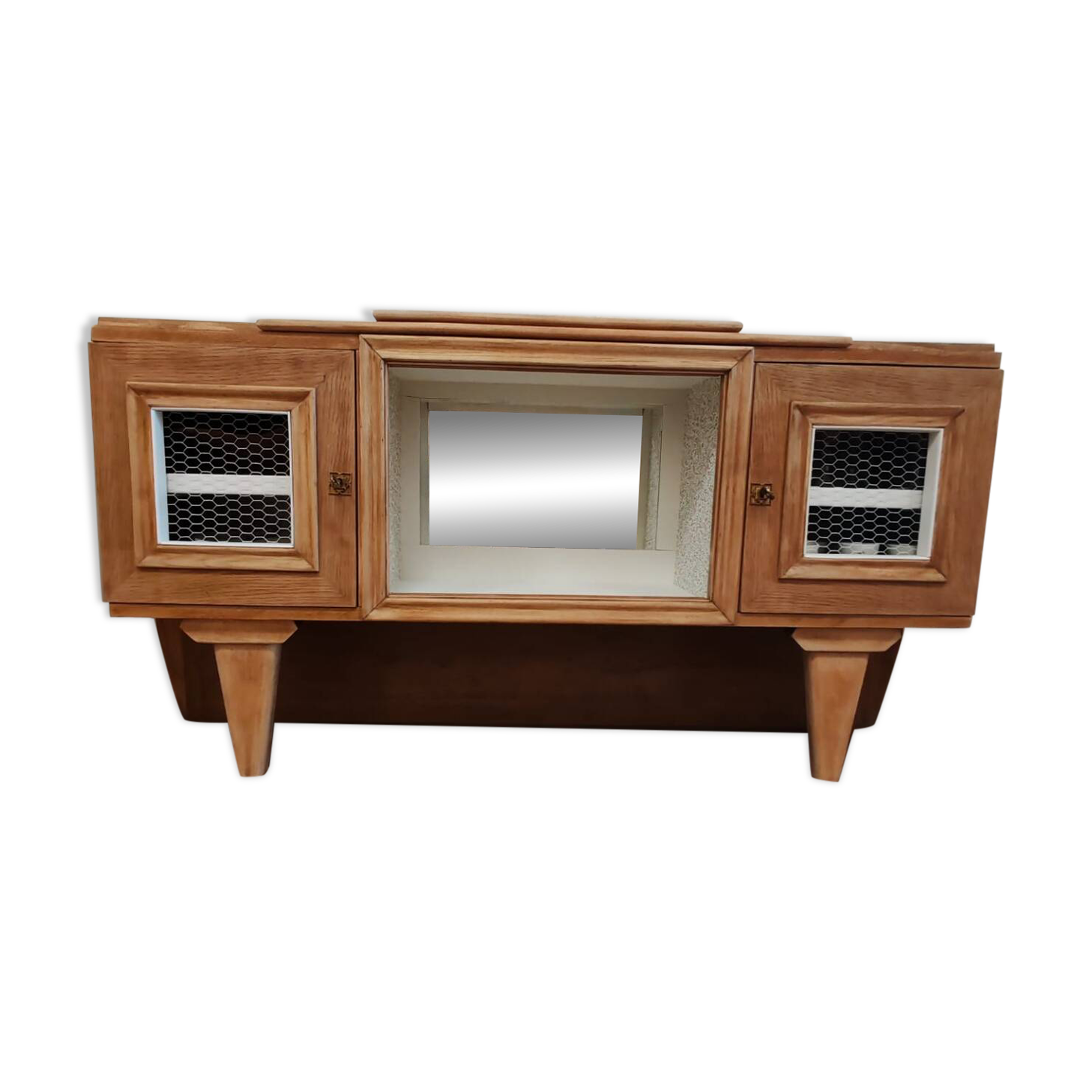 Fully restored buffet