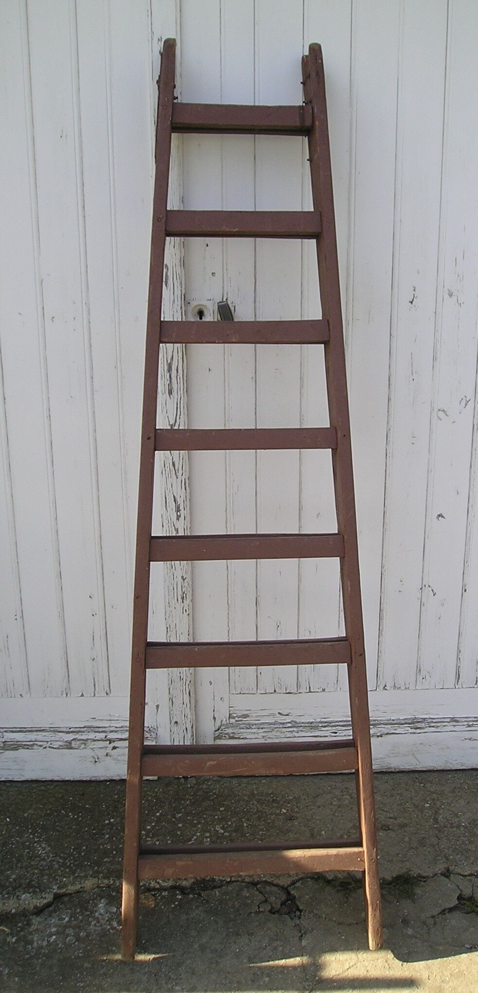 Old wooden painter's scale with 2 panels