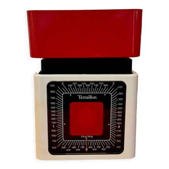 Vintage red terraillon scale