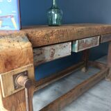 Established as a vintage solid oak carpenter