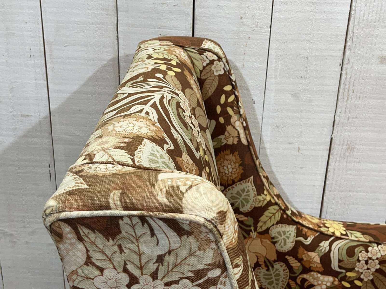 Fauteuil anglais des années 1930 à tissu fleurs