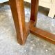 Banc en bois foncé