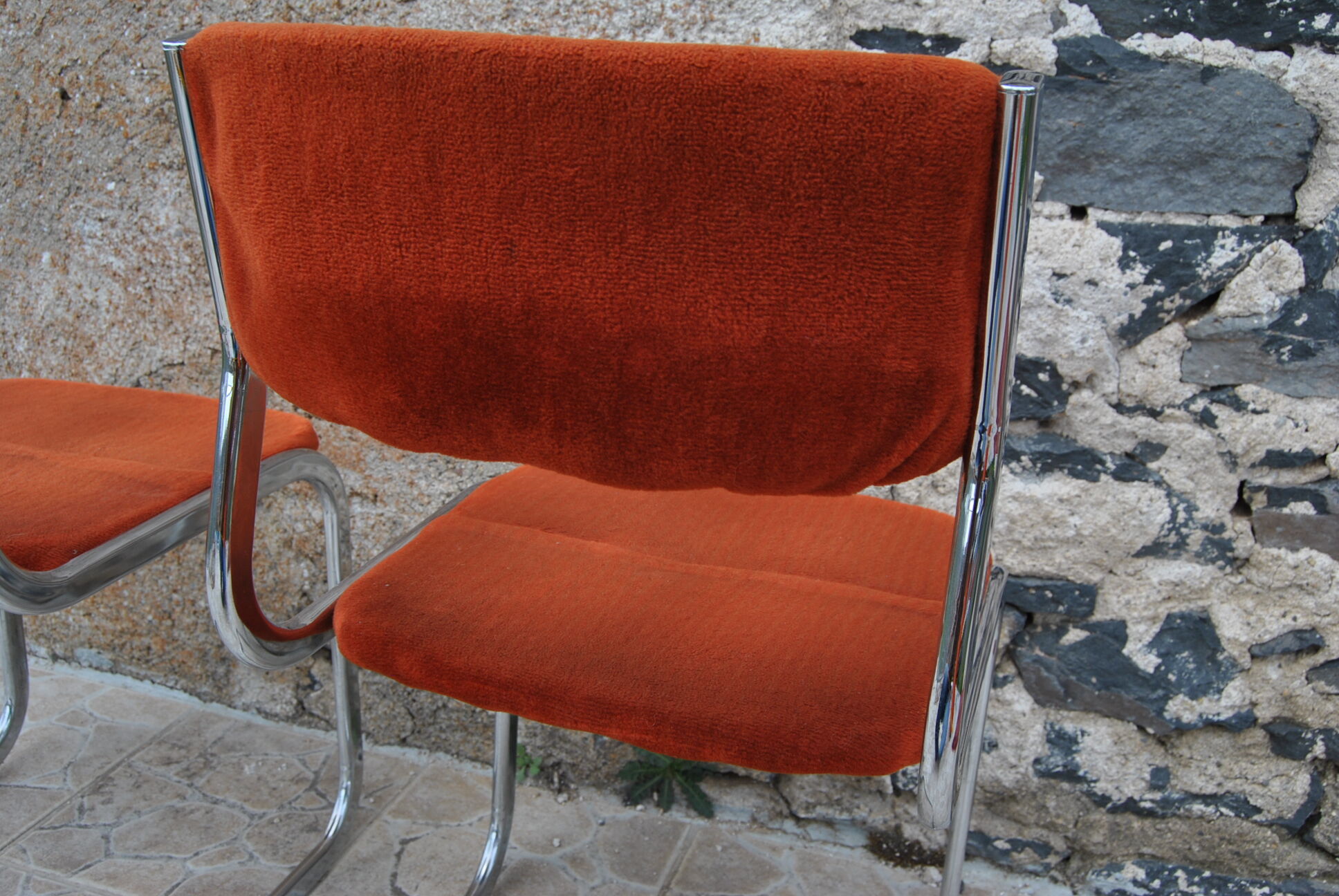 Pair of orange velvet chairs Roche Bobois 70s