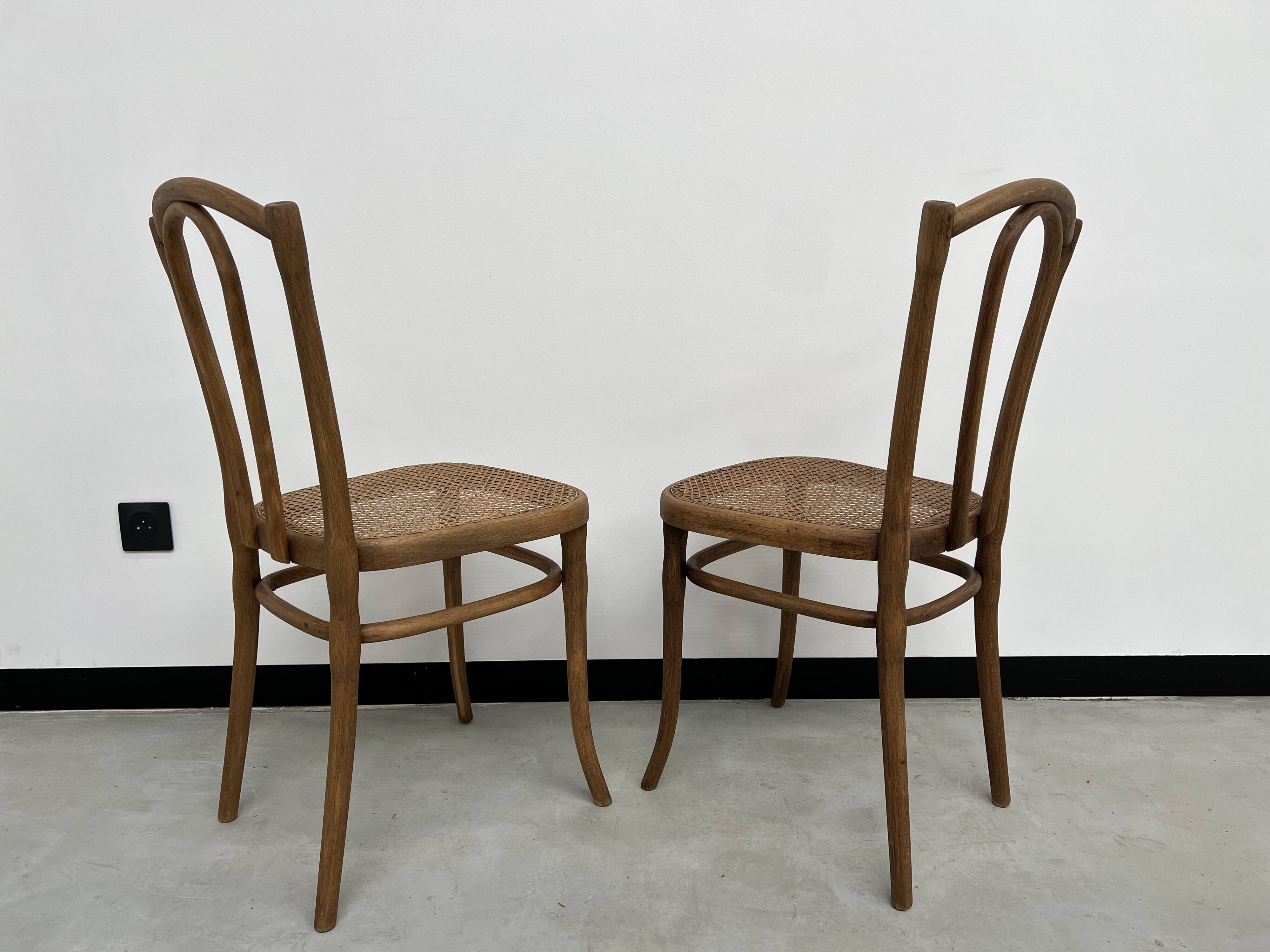 Duo de chaises bistrot anciennes Thonet avec estampille