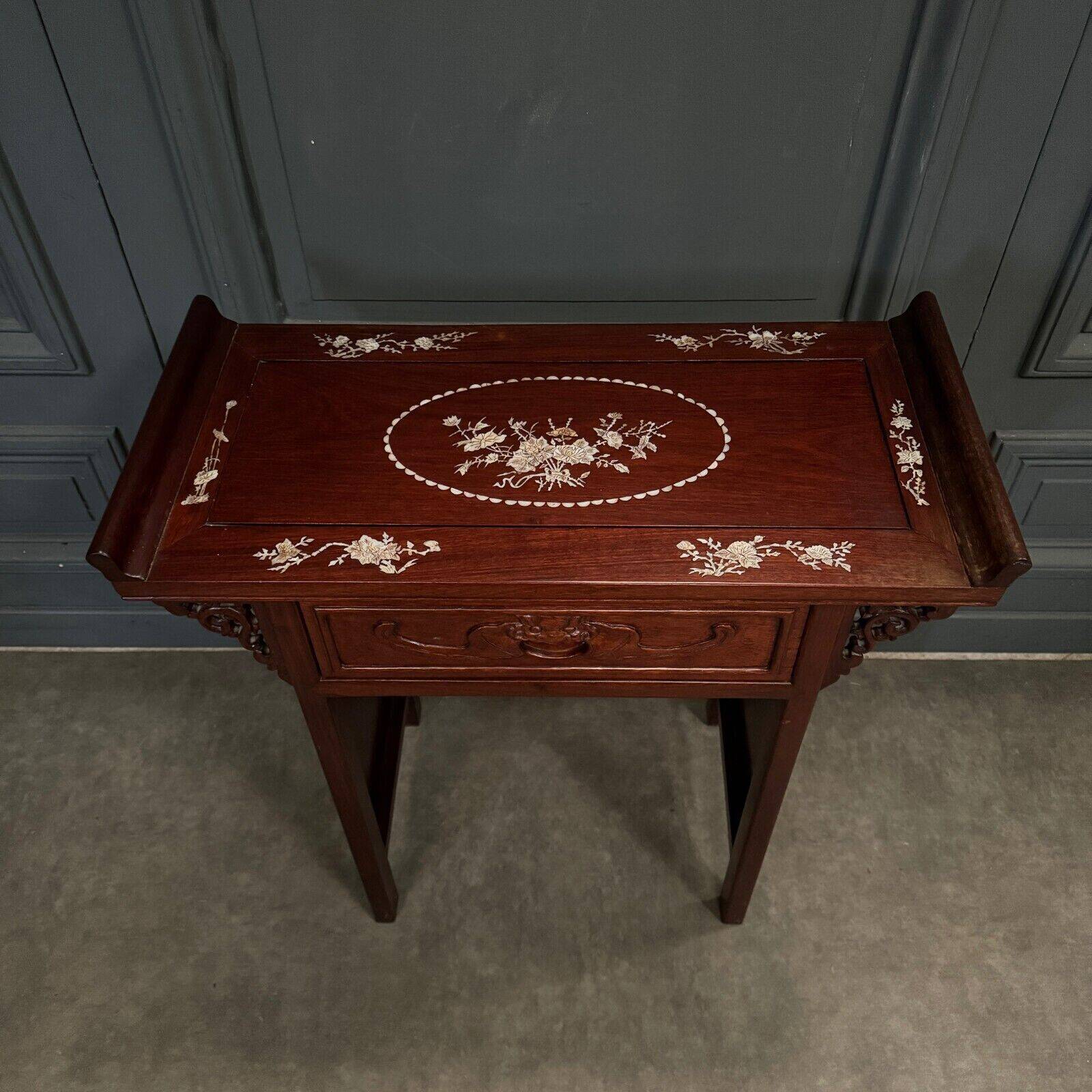 Console en bois de fer Chine ou Indochine début XXe incrustations nacre