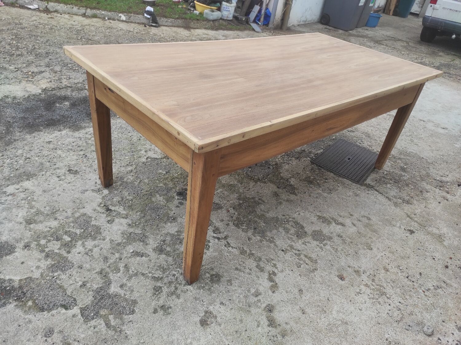 Old farmhouse table of 2x1 m and 8 places in beech and oak