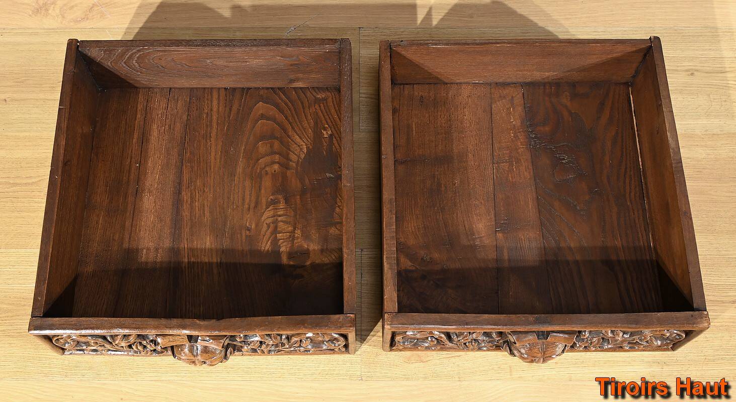 Oratory in solid walnut, Neo-Gothic Renaissance style – Late 19th century