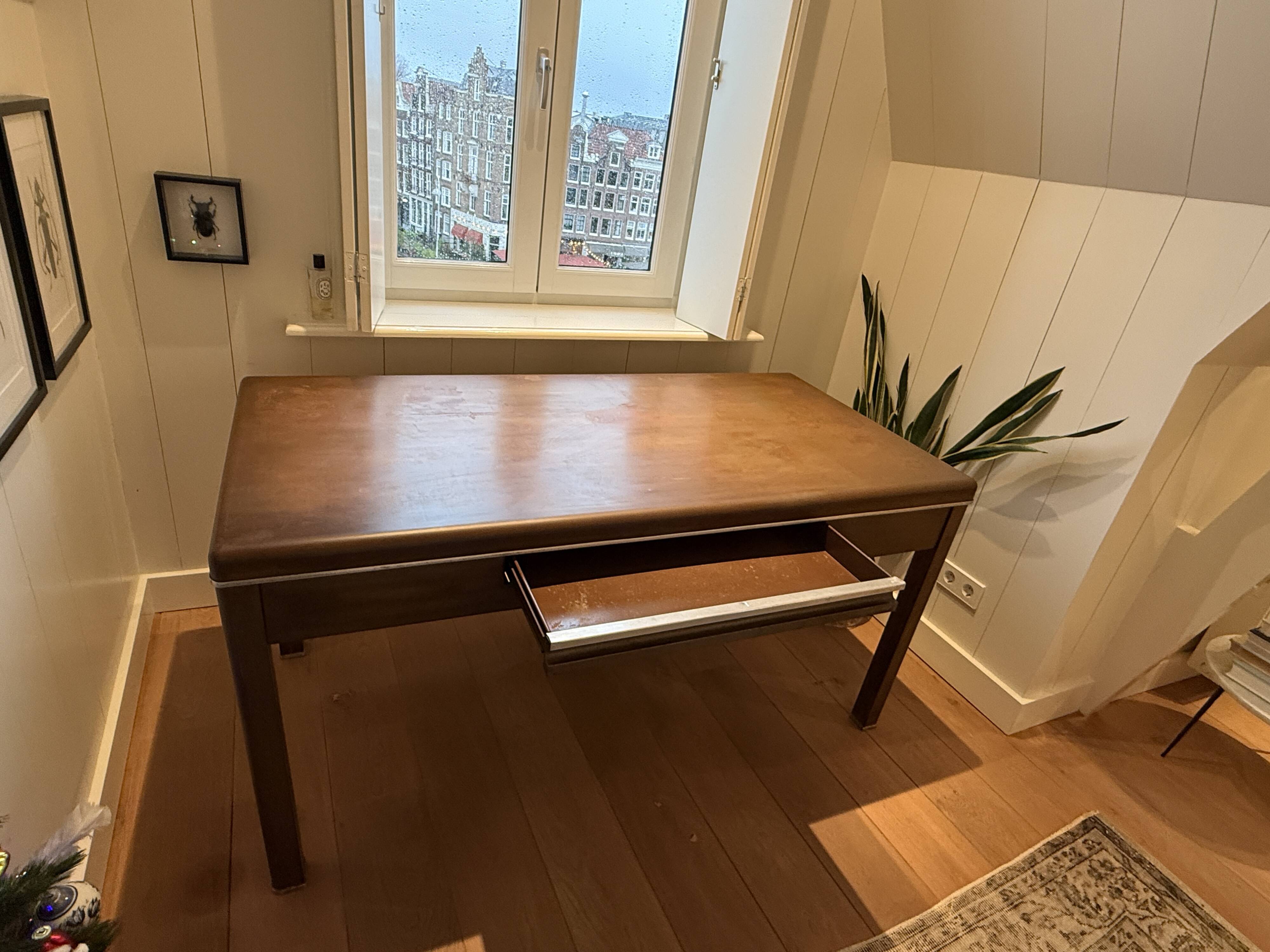 Bureau en métal industriel français "YAC Paris" vers 1950
