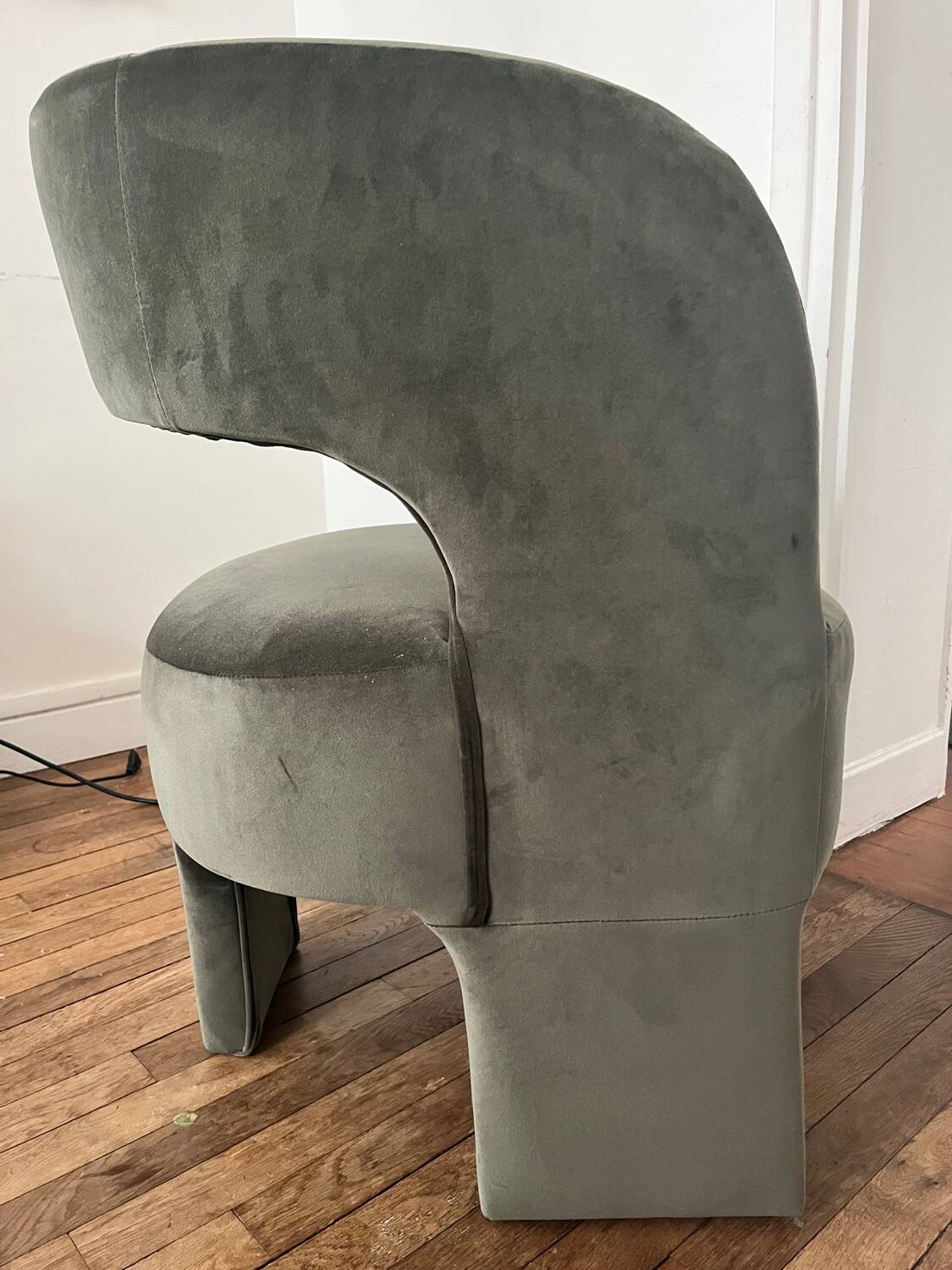 Green velvet tripod armchair