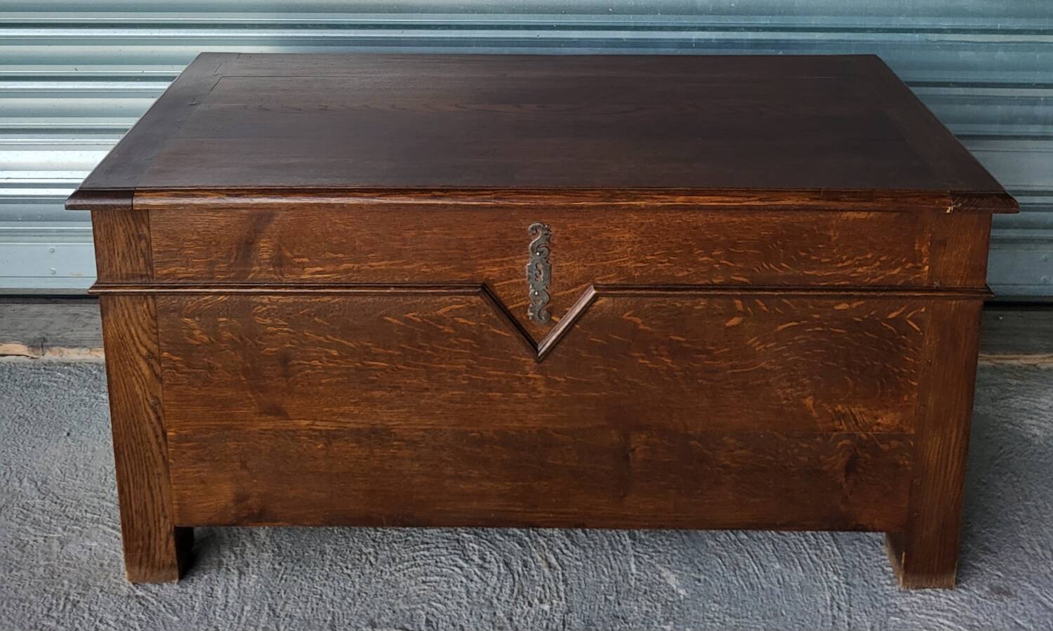 Wedding chest, wood, storage, in solid oak pegged