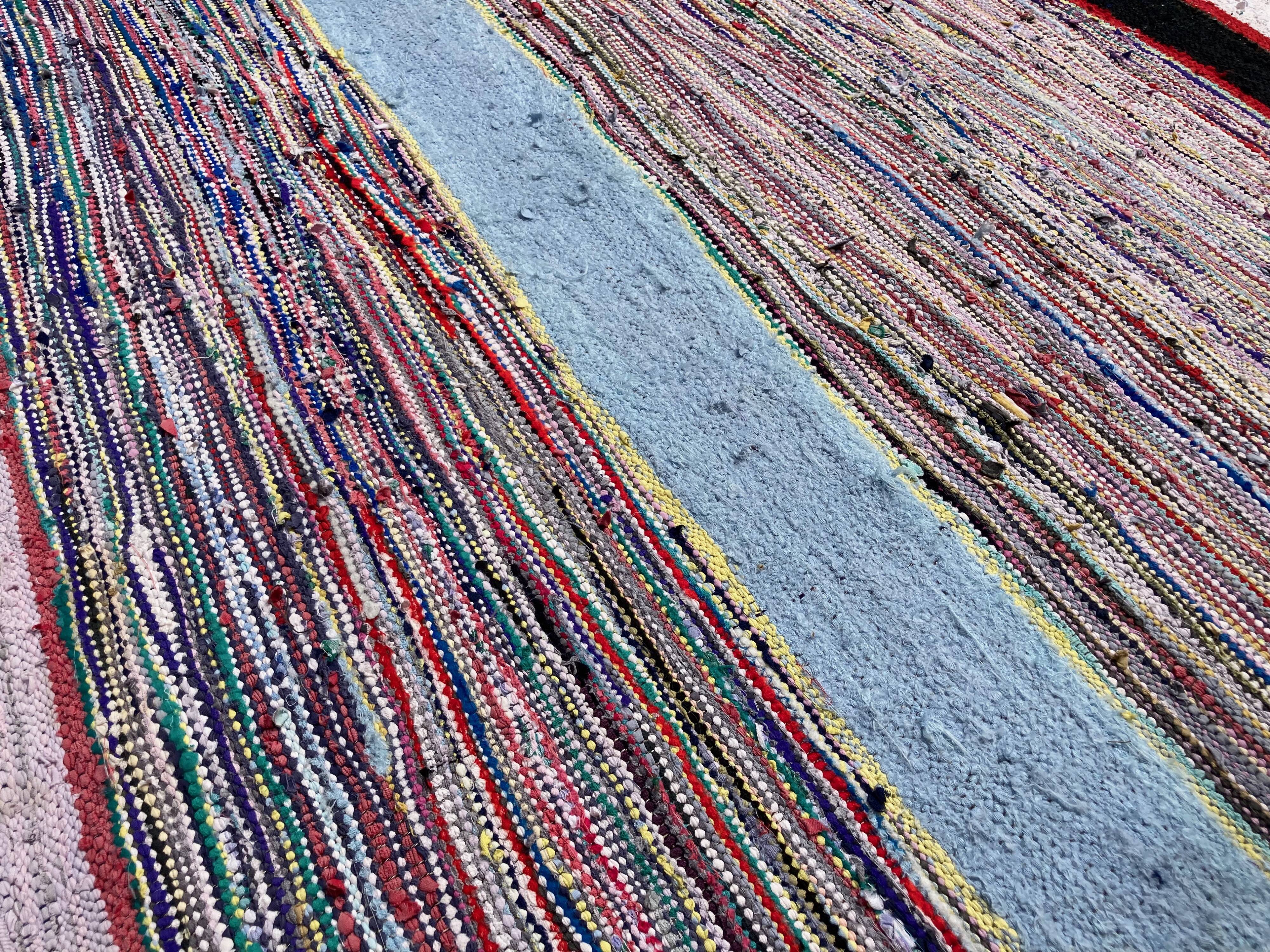 Contemporary and artisanal carpet 290 x 138 cm