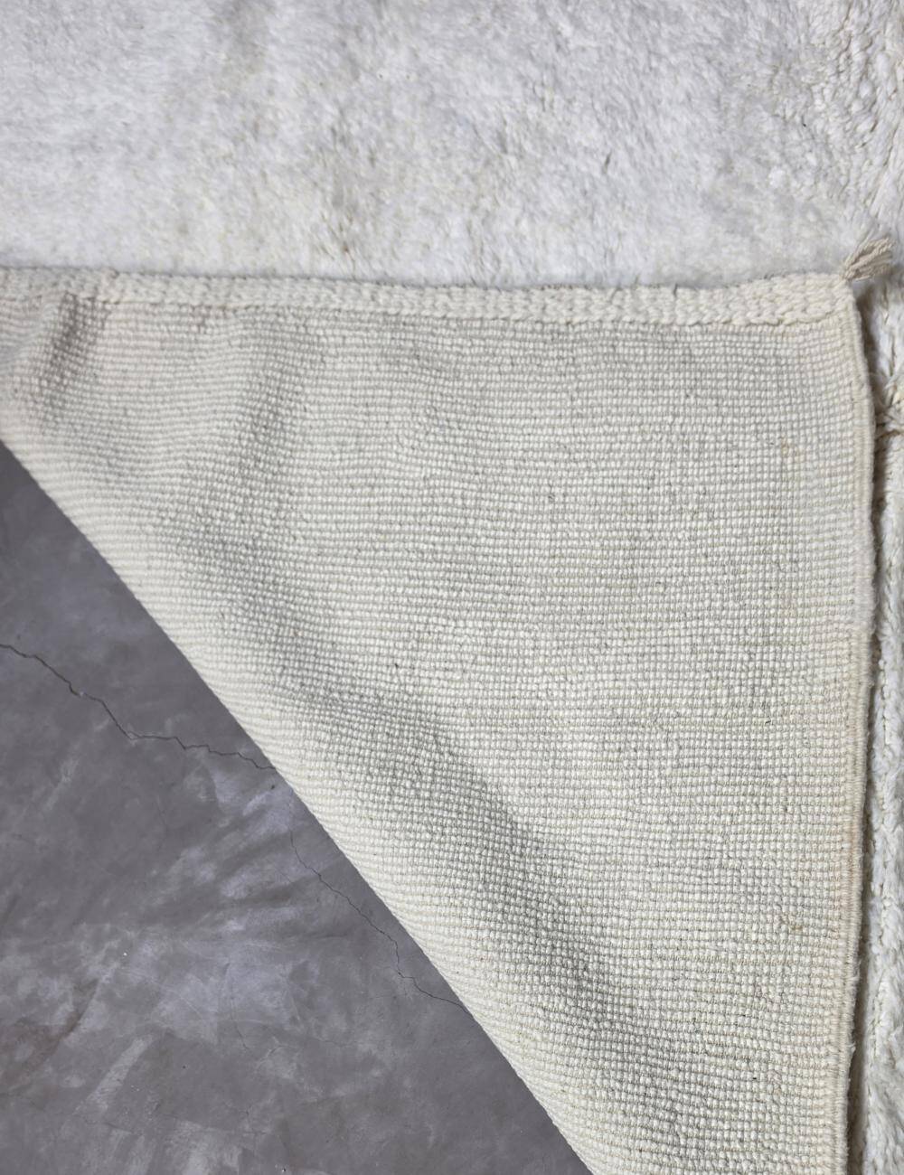 Minimalist White Rug - 253 x 204 cm