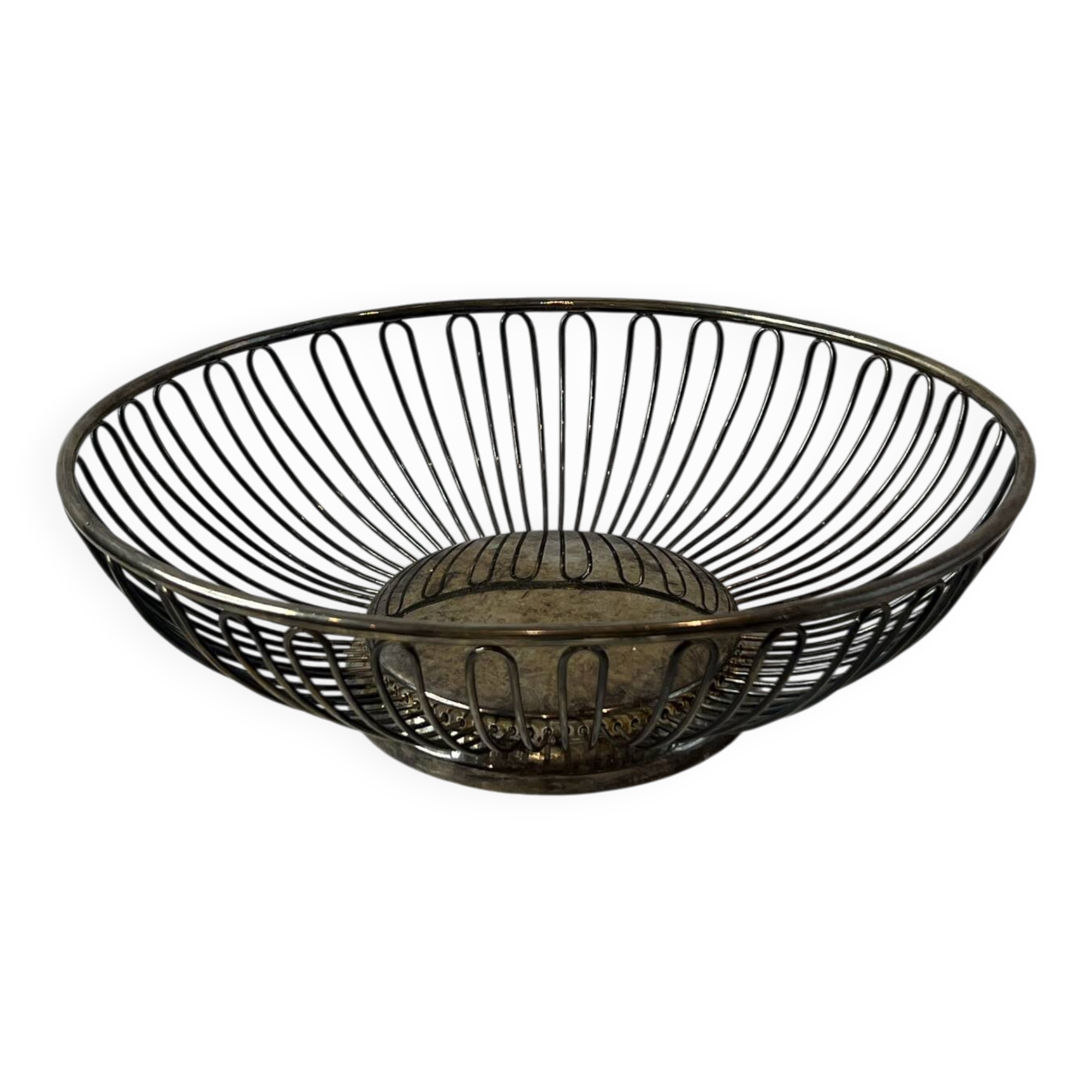 Elegant vintage design silver-plated wire planter