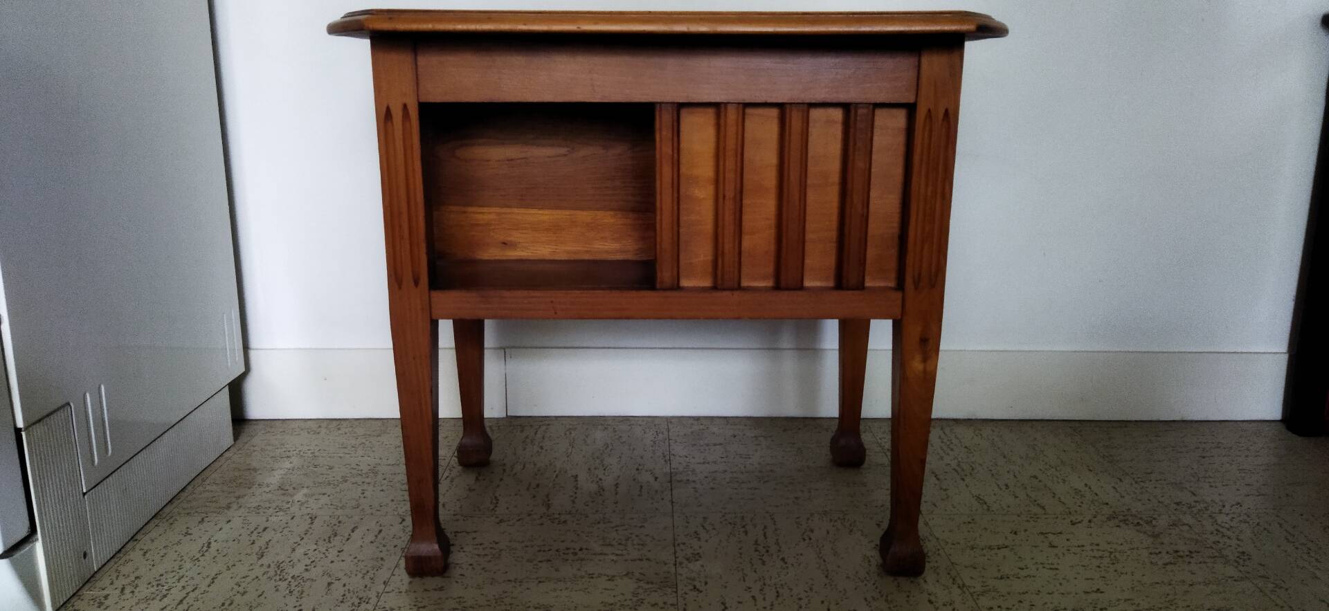 Vintage wooden side table with trompe-l'œil system.