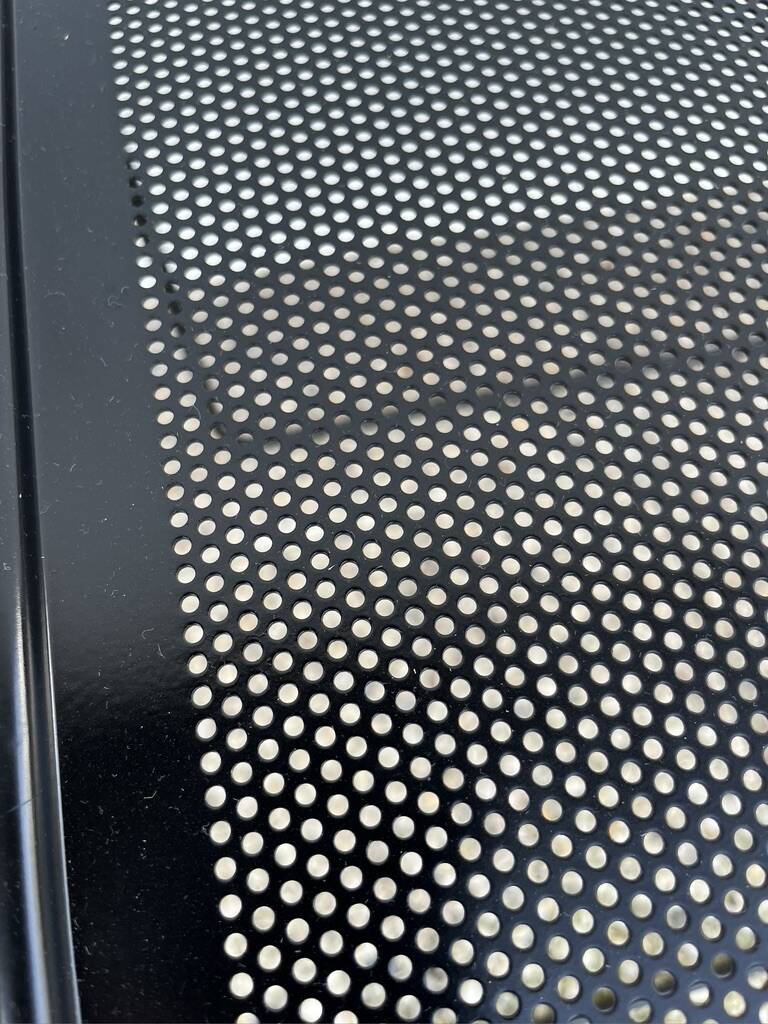 Minimalist nesting table