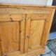 Buffet ancien étroit