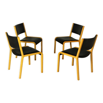 Ensemble de quatre chaises d’appoint en bois courbé