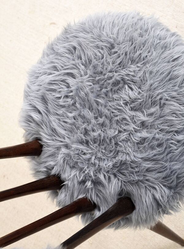 Chaise Moumoute bleue des années 60.