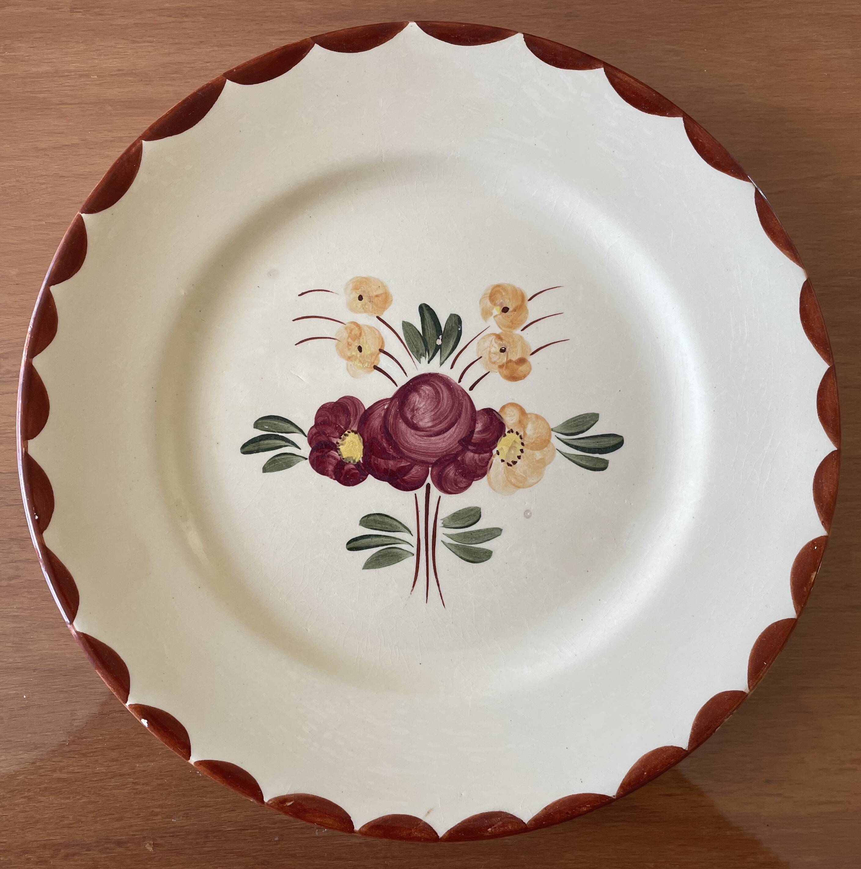 6 assiettes plates anciennes en faïence de Longchamp