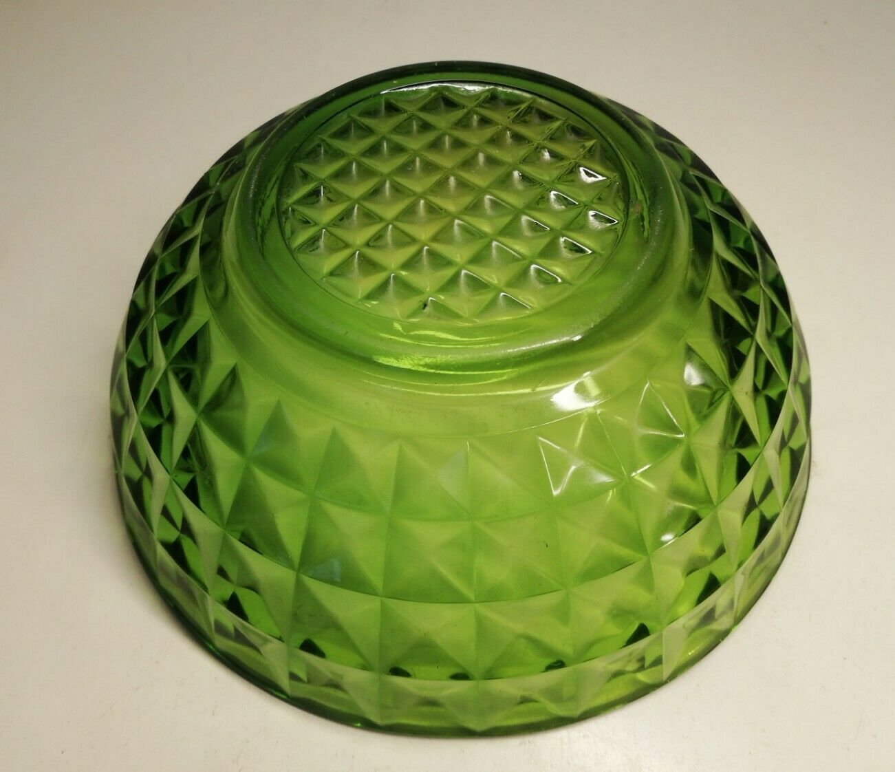 Plat en verre vert XXème siècle vintage