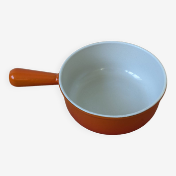 Lecreuset orange saucepan diameter 20 cm