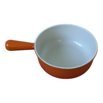 Lecreuset orange saucepan diameter 20 cm