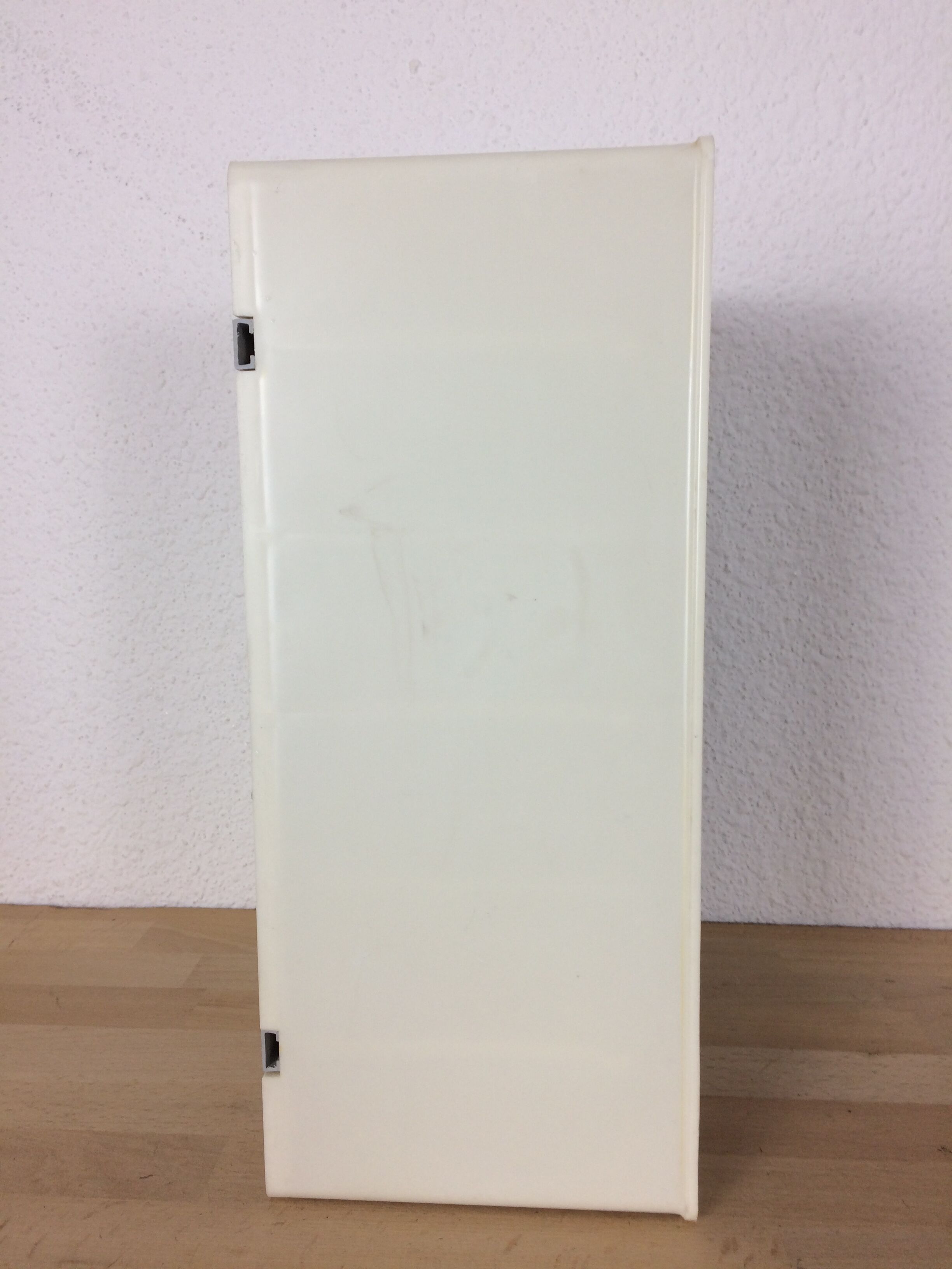 70's vintage medicine cabinet