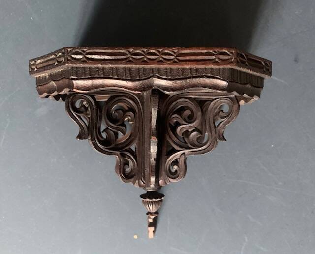 Small old wall console in carved wood, master harness, 19th century