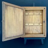 Wooden keybox
