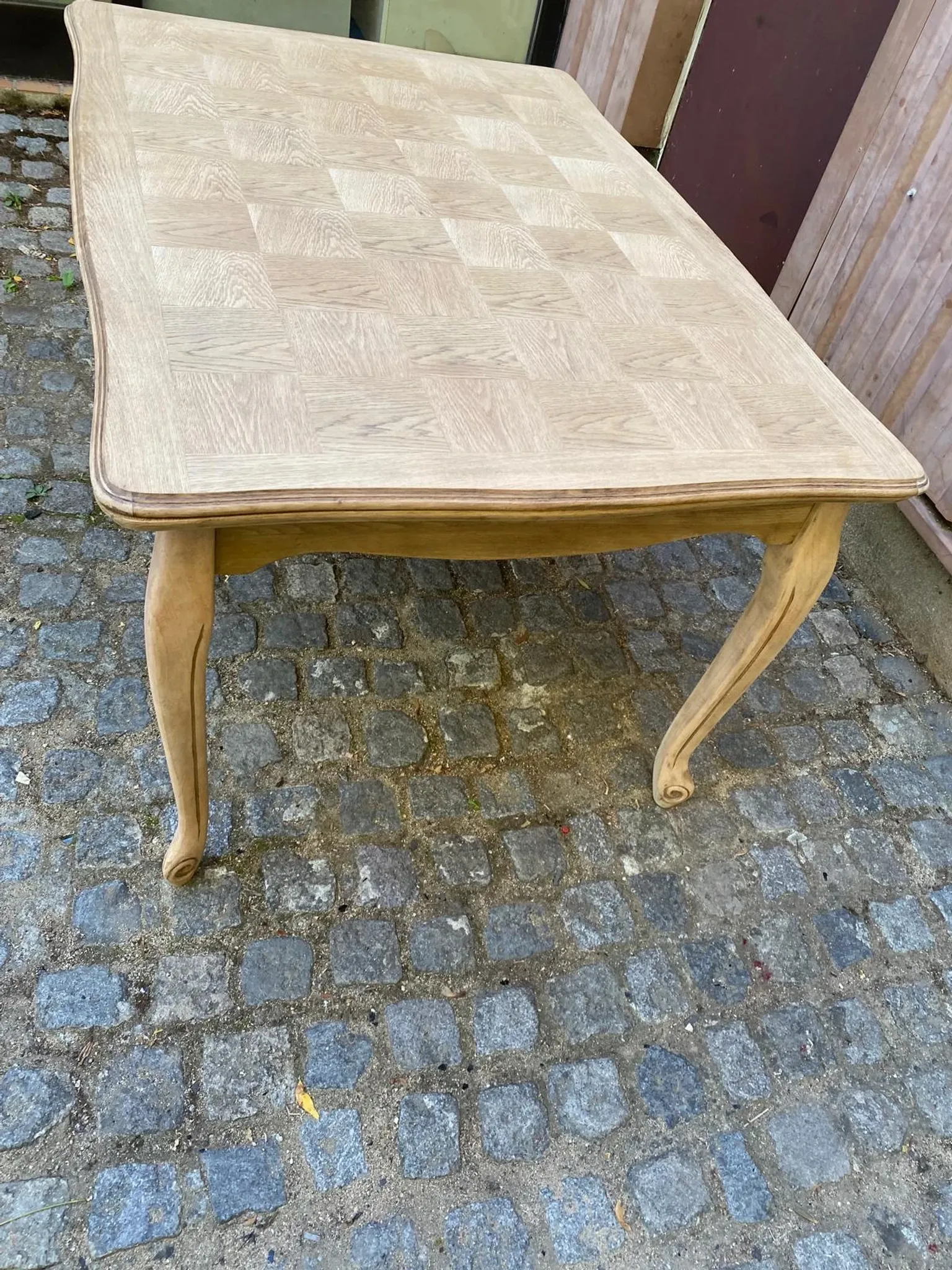 Table à manger Louis XV décapée en chêne massif 1970 215cm