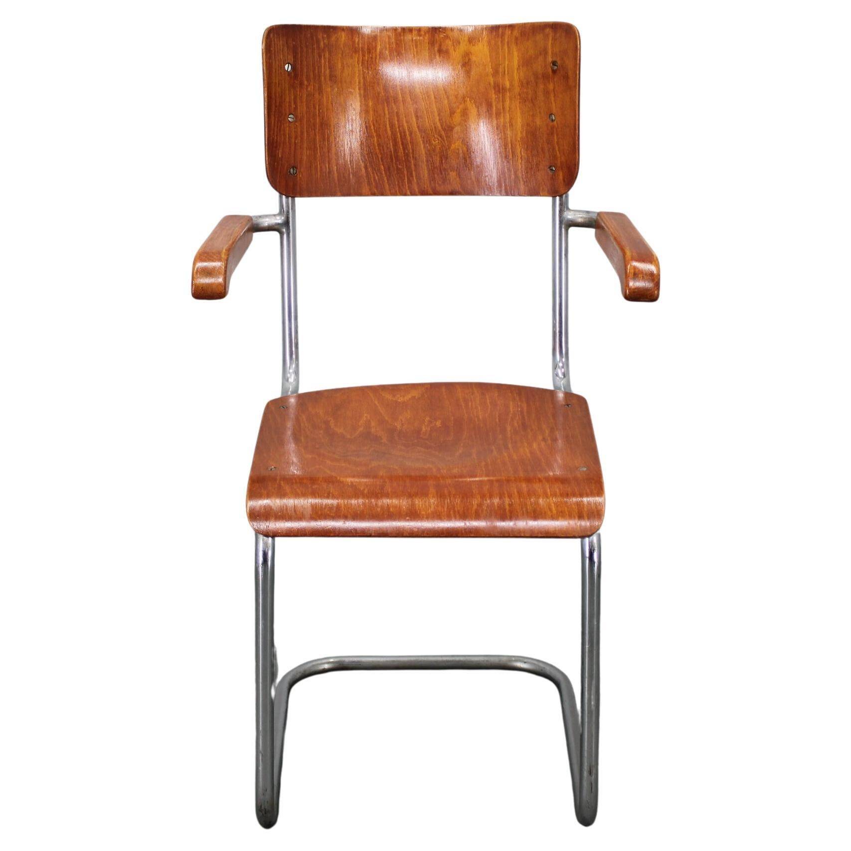 Bauhaus cantilever armchair in chrome tubular steel and beech, 1930s
