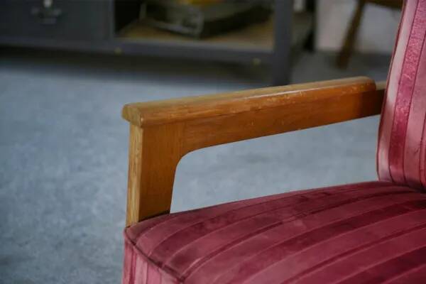 Fauteuil en chêne et velours 1940’s