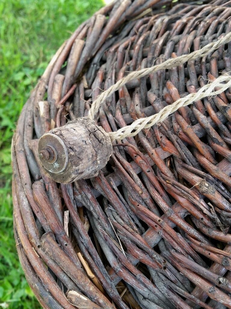 Wicker demijohn