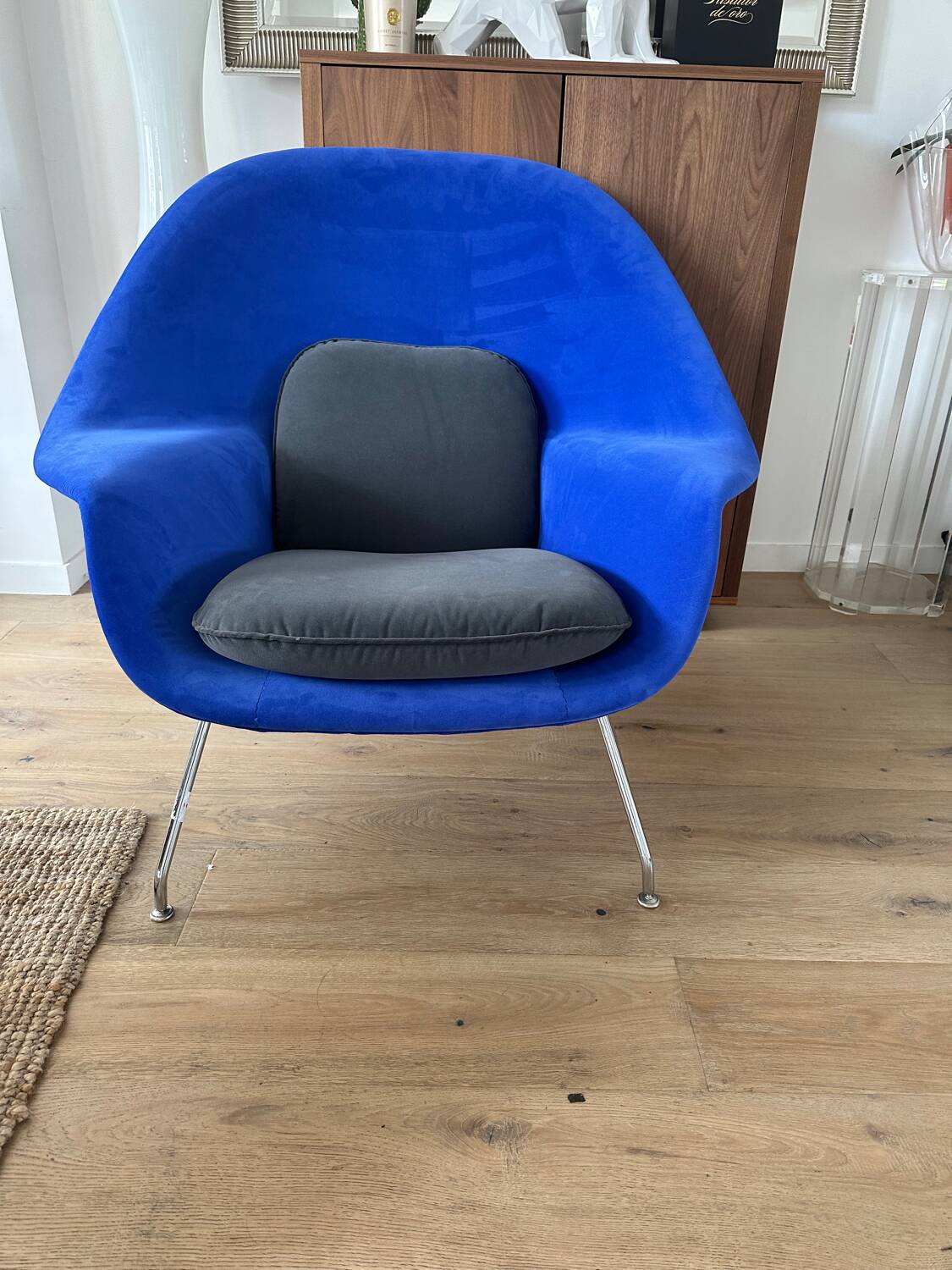 Womb Chair Eero Saarinen Knoll Studio